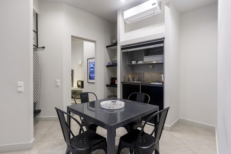 Room 3, 85 sqm in the Heart of Athens w Rooftop Deck, Attica