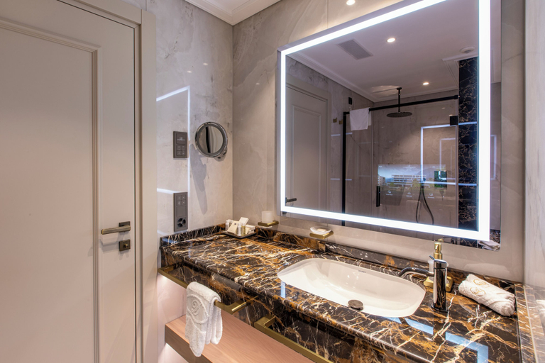 Bathroom 4, Swiss Diamond Boutique Hotel La Romantica, Lugano