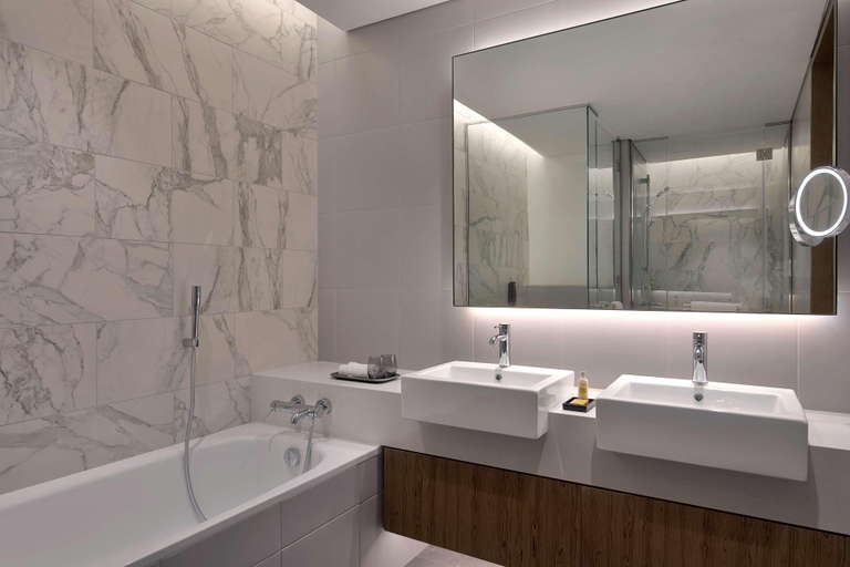 Bathroom 5, DoubleTree by Hilton Abu Dhabi Yas Island Residenc, Yas Island