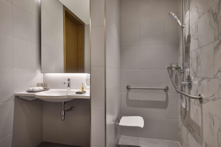 Bathroom 5, DoubleTree by Hilton Abu Dhabi Yas Island Residenc, Yas Island