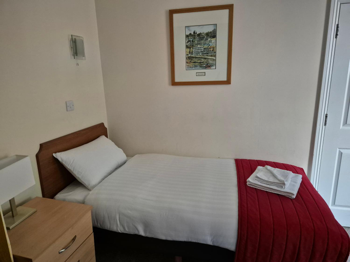 Bedroom 2, Trecarn Hotel, Torbay