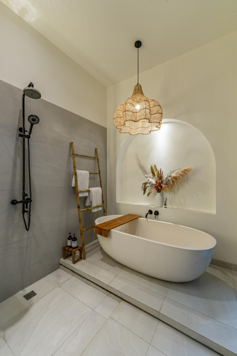 Bathroom 4, Villa Veya - Trendy Tropical 2BR Villa in Canggu, Badung