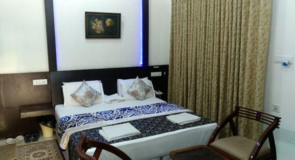 Others 3, The Residency, Shahdol