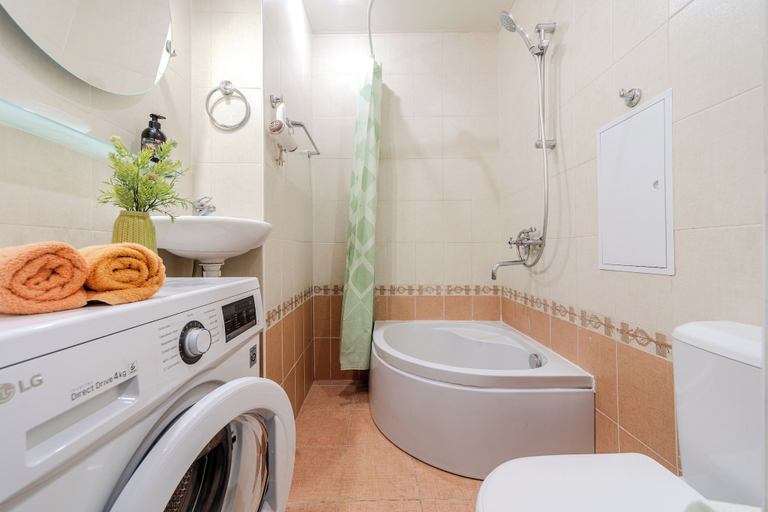 Bathroom, Studominsk Apartments K. Marksa, Minsk