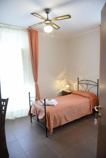 Bedroom 2, B&B San Leonardo, Catania