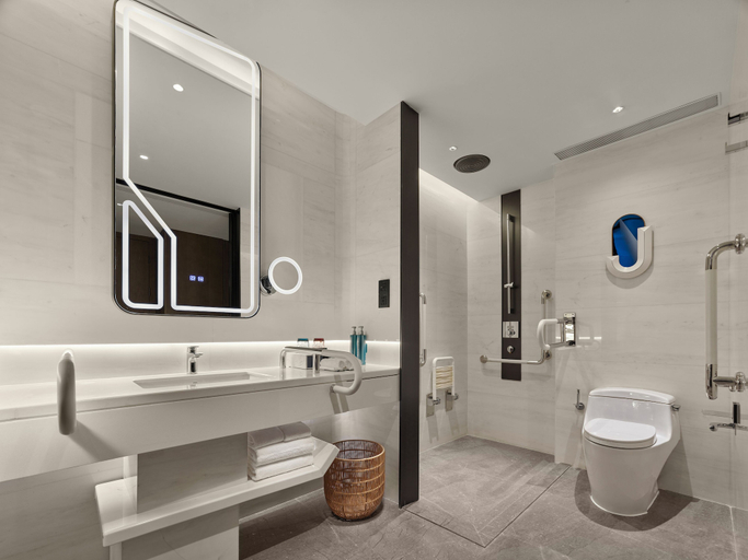 Bathroom 4, Hilton Shanghai Hongqiao International Airport, Shanghai