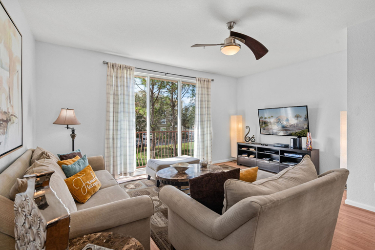 Room 1, Comfortable 3BR Near Convention Center Epic Park, Orange