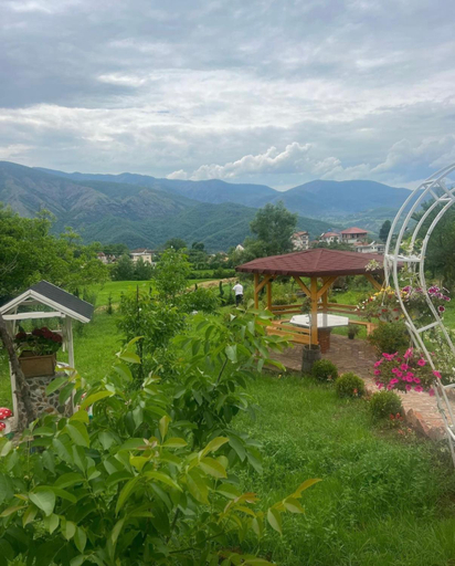 3, Bujtina Kael, Librazhdit