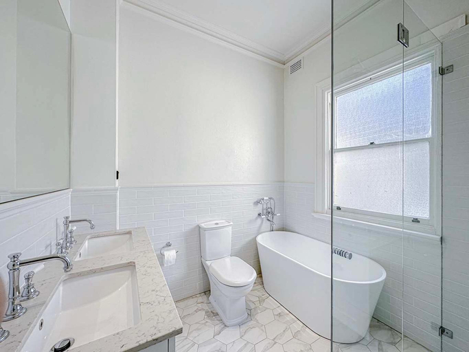Bathroom 7