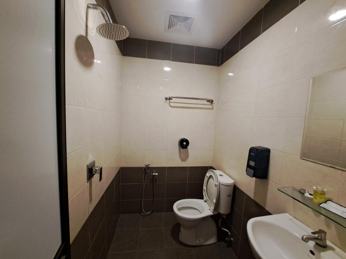 Bathroom 19