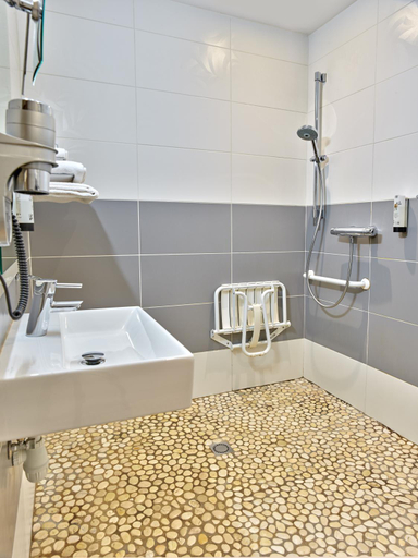Bathroom 4, Hotel De Guise Nancy Vieille Ville, Meurthe-et-Moselle