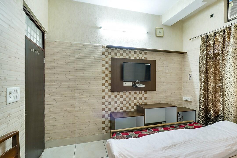 Others 3, Hotel Grand, Dehradun