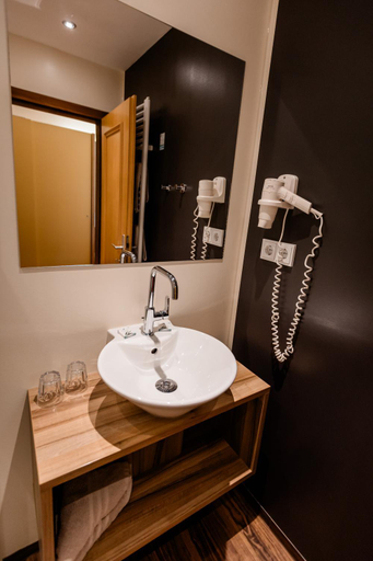 Bathroom 3, Gasthof Zinkenbachmuhle, Salzburg Umgebung