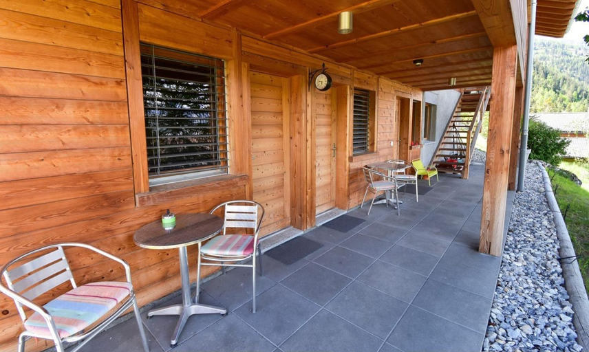 Others 5, Chalet Tzarbonire, Sierre