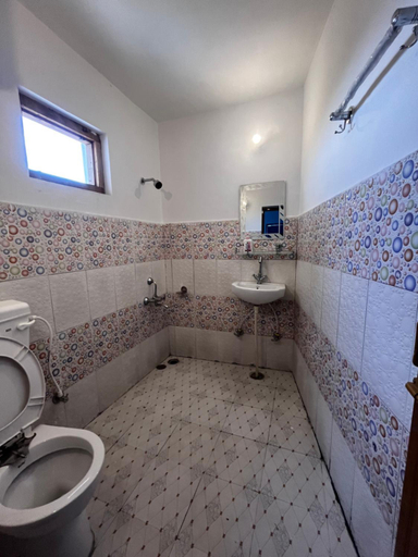 Bathroom, Dhauladhar Eternals, Kangra