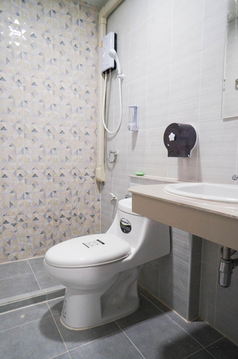 Bathroom 4, Lux Rooms Night Bazaar, Muang Chiang Mai