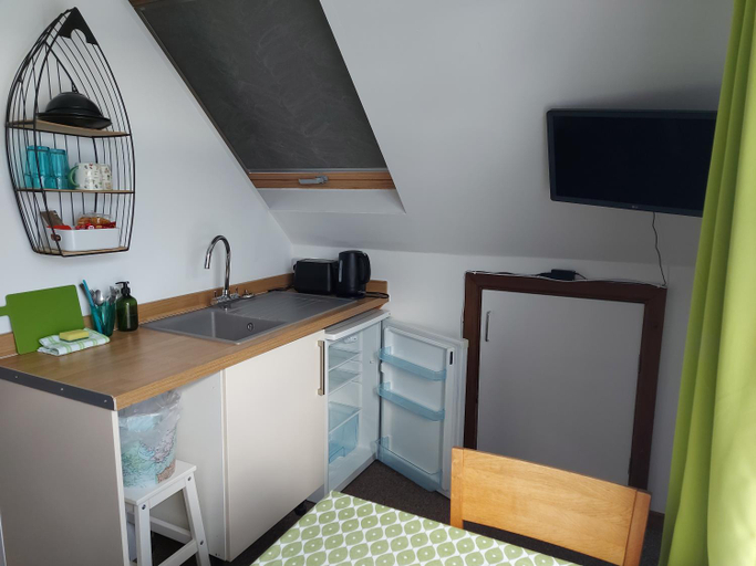Others 4, Chezzas Homestay, Poole
