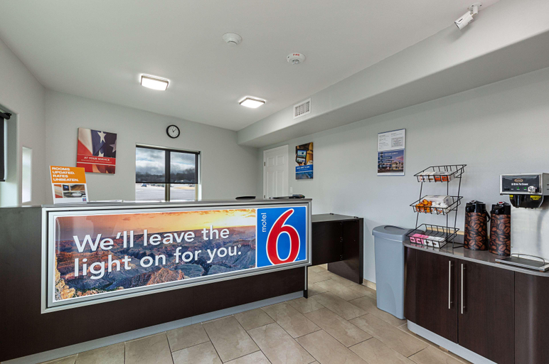 Public Area 2, Motel 6 Show Low, AZ, Navajo