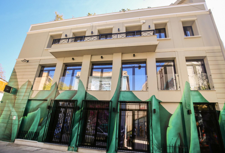Room 4, 85 sqm in the Heart of Athens w Rooftop Deck, Attica
