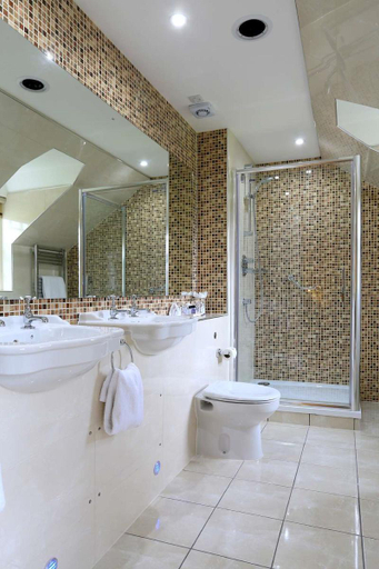 Bathroom 4, Macdonald Pittodrie House, Aberdeenshire
