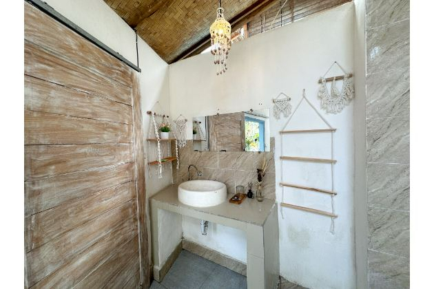 Bathroom 11