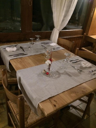 Food & Drinks 4, Motel Bivouac de Napoleon, Entremont
