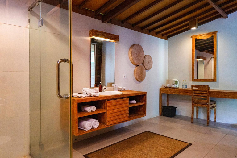 Bathroom 5, Pertiwi Bisma 1, Gianyar