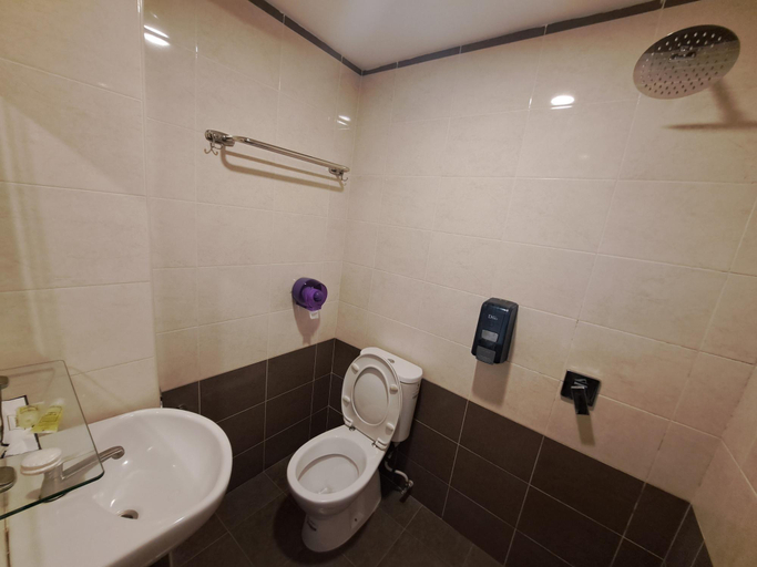 Bathroom 20