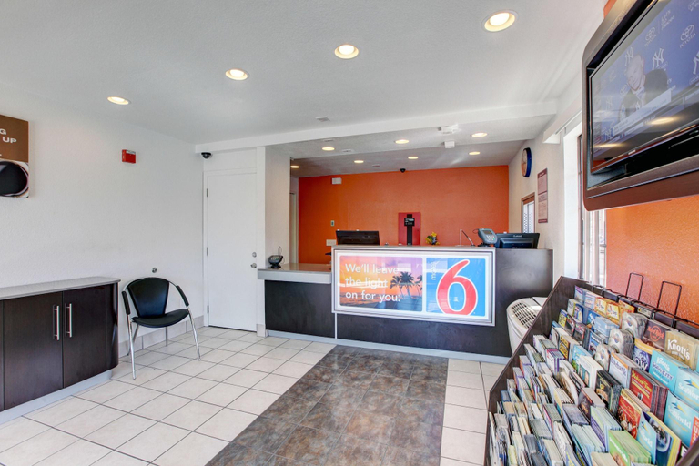 Public Area 2, Motel 6 Bellflower, CA - Los Angeles, Los Angeles