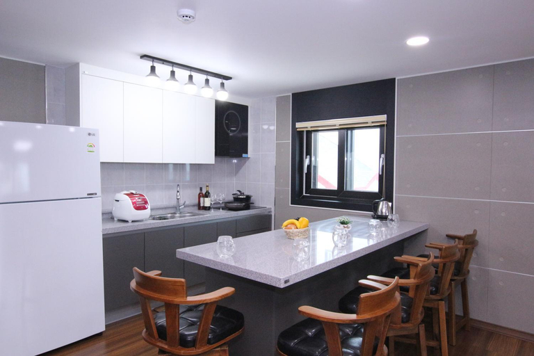 Others 3, Uljin blue ara B pension, Uljin