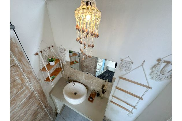 Bathroom 13