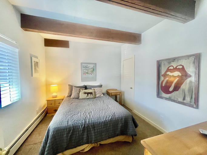 Bedroom, Panorama 203, Summit