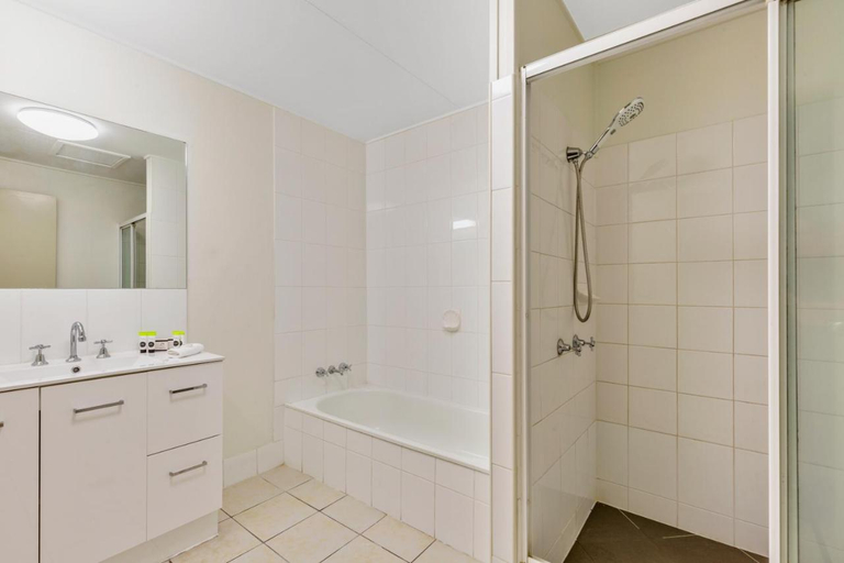 Bathroom 4, Rockhampton Riverside Central Hotel, Rockhampton