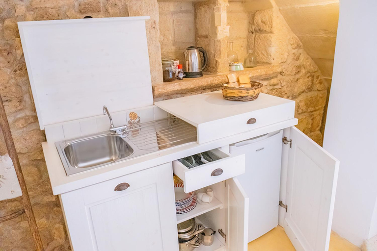 Facilities 2, HISTORIA- Dimore Corte Chiesa, Lecce