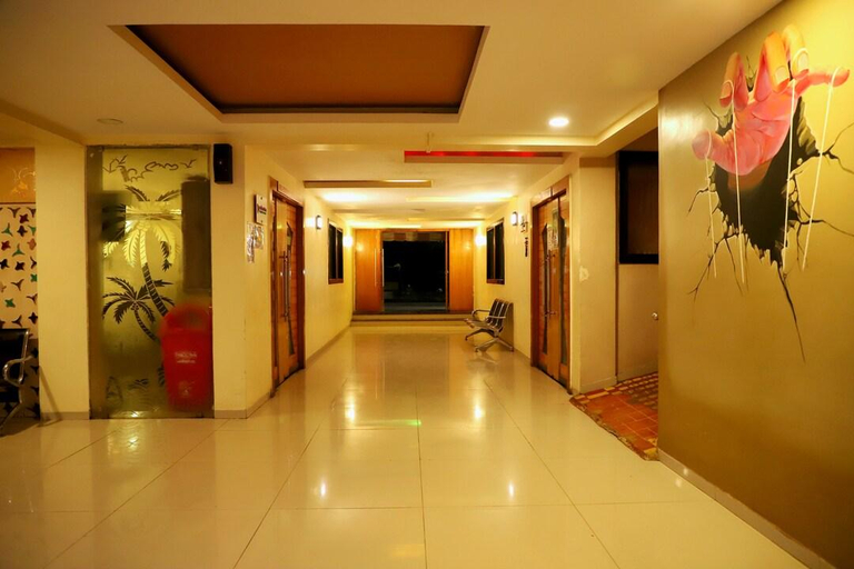 Others 5, Hotel Heera Executive, Nandurbar