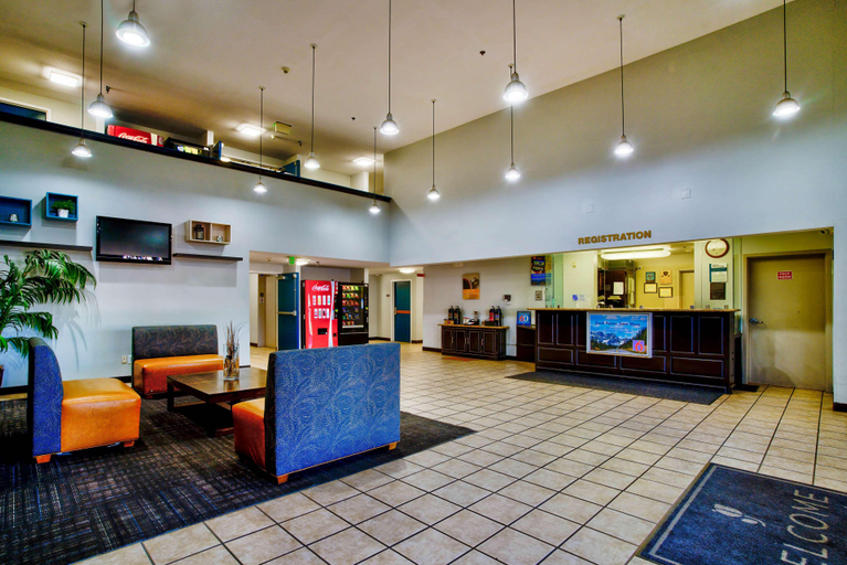 Public Area 2, Motel 6 Hesperia, CA - West Main Street I-15, San Bernardino