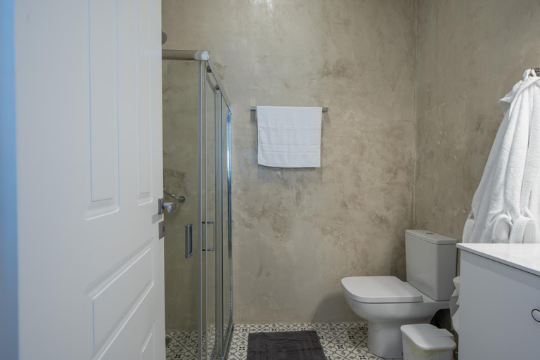Bathroom 2, Porto Harani Seaside Apartments, South Aegean
