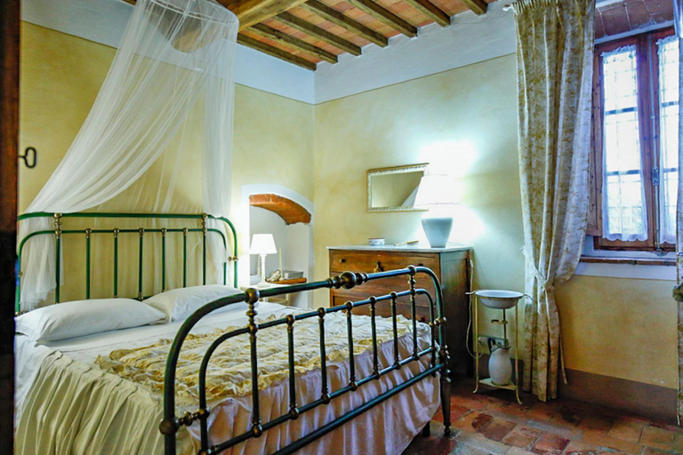Room 4, Francigena Loggia Pergola Shared Pool, Florence