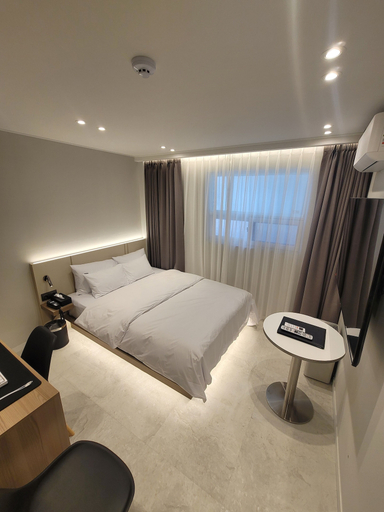 Bedroom 3, Hwagok August, Gangseo