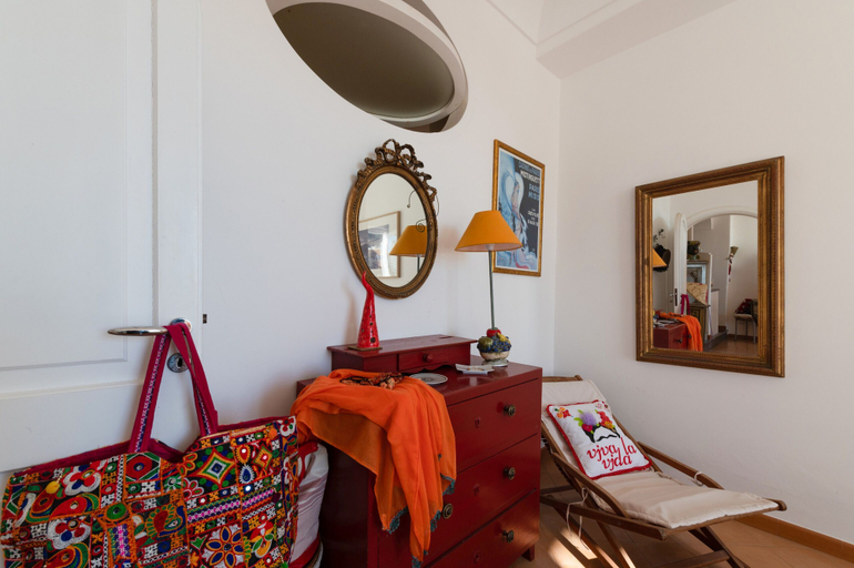 Others 4, Casa Peppenella, Salerno