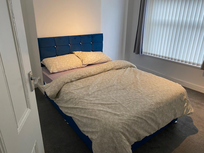 4, Marvellous Room 1, Stoke-on-Trent