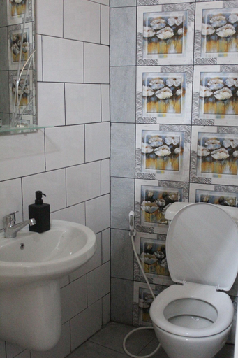 Bathroom 4, The Cabin Hostel, Amman