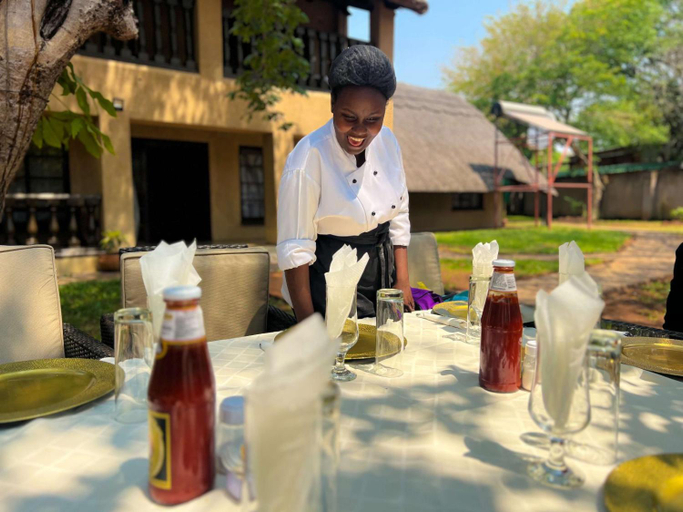 Food & Drinks 5, Mopani Lodge Victoria Falls, Hwange