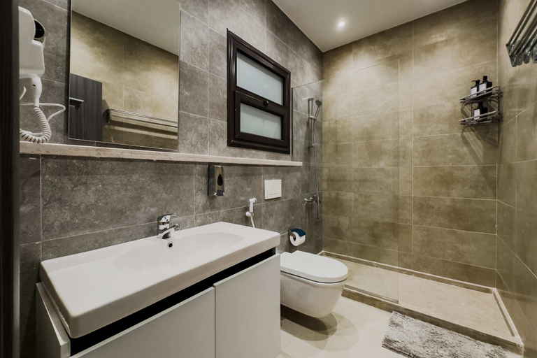 Bathroom 3, Xuru Stays I Valory - 5 Min to Airport, An-Nuzhah