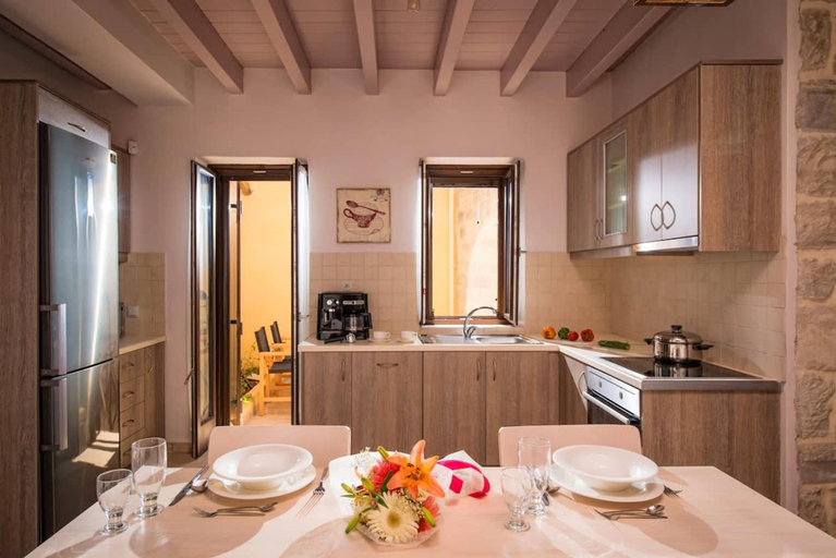 Room 2, Phaistos Villas - Private Pool Luxury Retreats, Faistos