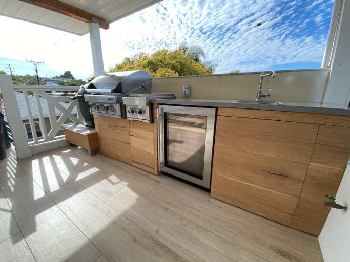 Others 5, Modern Bright New Studio with Roof-top Deck Walk to Santa Monica Beach, FreeWiFi, Parking, Los Angeles
