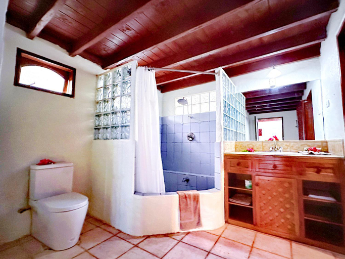Bathroom 2, Hideaway Island Resort and Marine Sanctuary, Mele