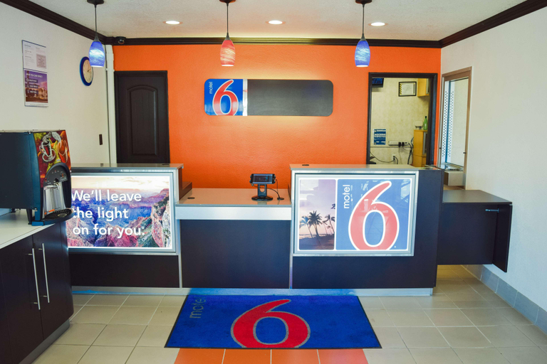 Public Area 3, Motel 6 San Diego Airport - Harbor, San Diego