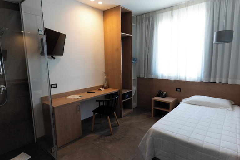 Bedroom 4, La Martinica Resort, Palermo
