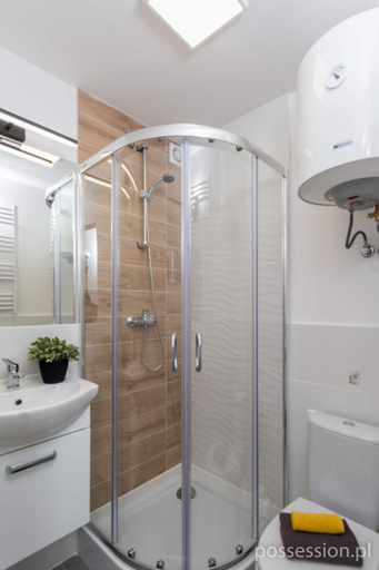 Shower 5, Mikrokawalerki w sercu Gdanska, Gdańsk City